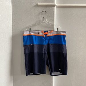 Quicksilver Men's Board Swim Shorts Size 38‎